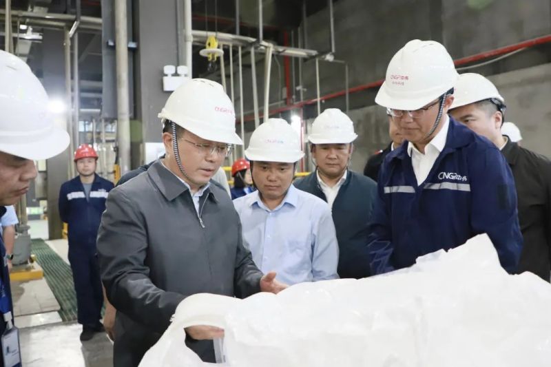 貴州省委常委、常務副省長吳強調研中偉