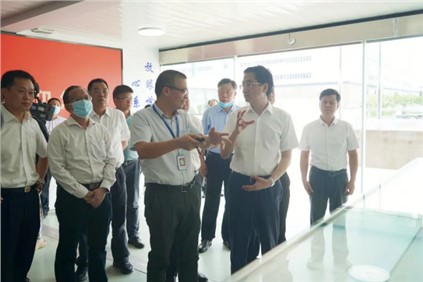 廣西壯族自治區人大常委會副主任、黨組副書記，自治區總工會主席張曉欽調研南部產業基地